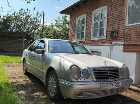 Mercedes E 200