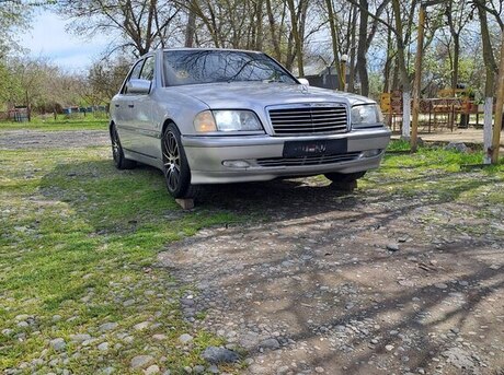 Mercedes C 180