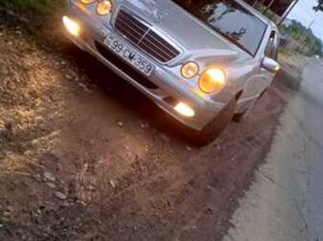 Mercedes E 220