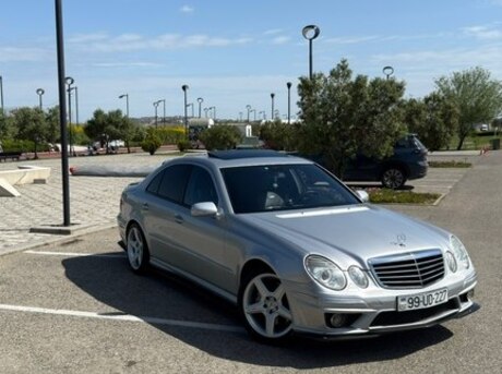 Mercedes E 240