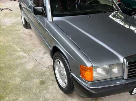 Mercedes 190