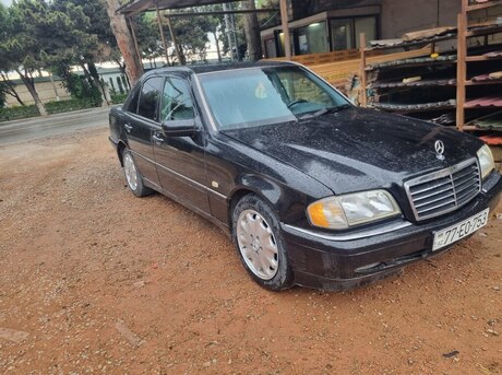 Mercedes C 200