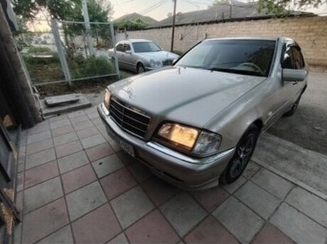 Mercedes C 180