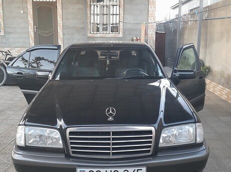 Mercedes C 180