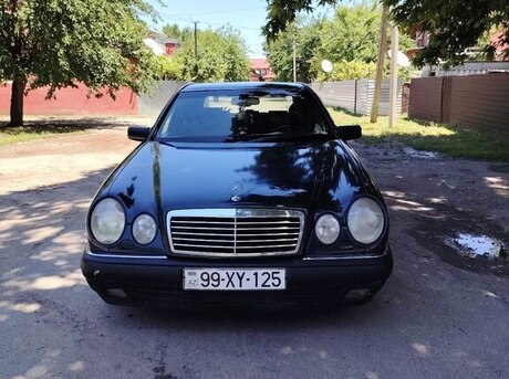 Mercedes E 230