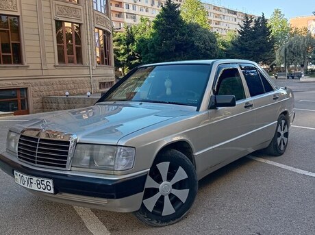 Mercedes 190