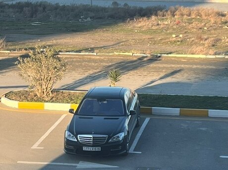Mercedes S 550