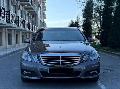 Mercedes E 220