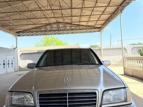 Mercedes C 220