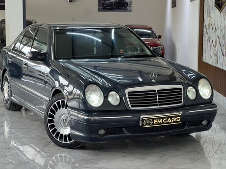 Mercedes E 240