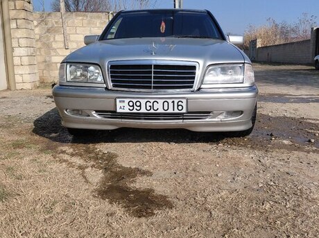 Mercedes C 240