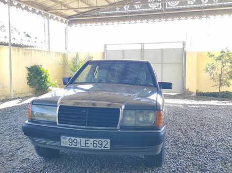 Mercedes 190