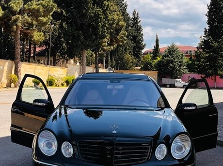 Mercedes E 200