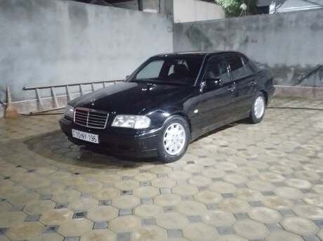 Mercedes C 240