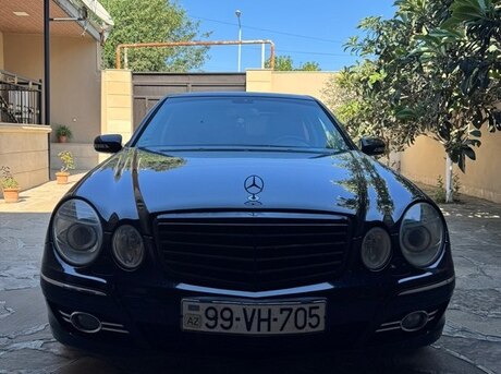 Mercedes E 200
