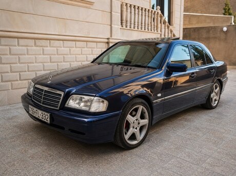 Mercedes C 180