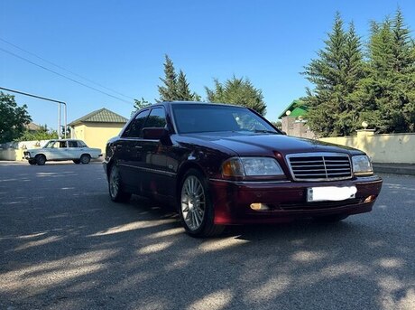 Mercedes C 180