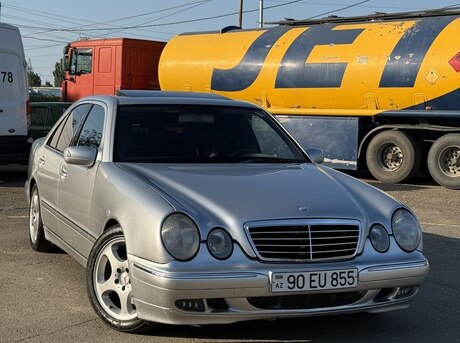Mercedes E 320