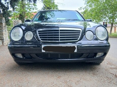 Mercedes E 240