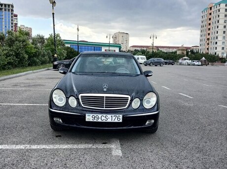 Mercedes E 240