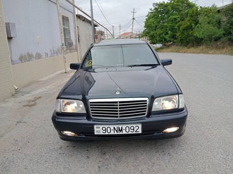 Mercedes C 180