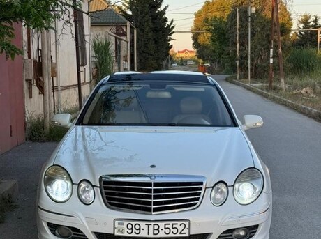 Mercedes E 200