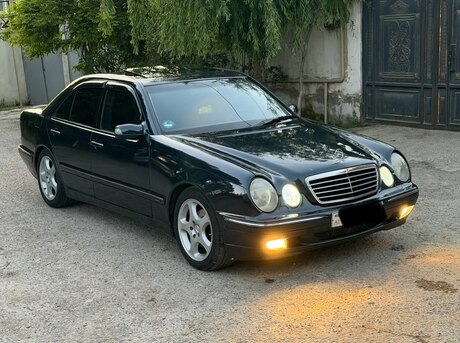 Mercedes E 240