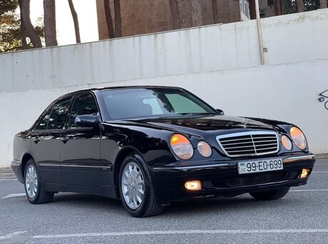 Mercedes E 240