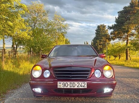 Mercedes E 240