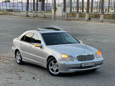 Mercedes C 240