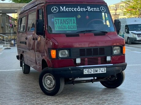 Mercedes 208 D