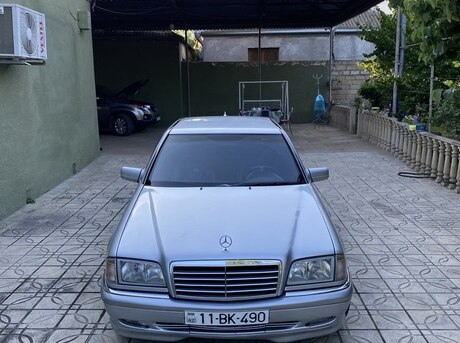 Mercedes C 240