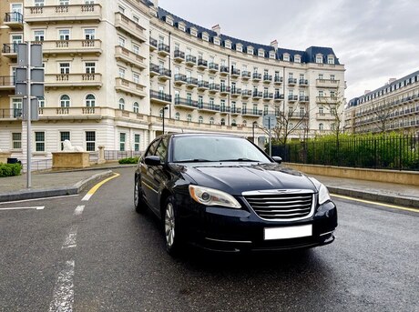 Chrysler 200