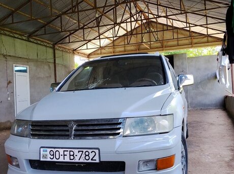 Mitsubishi Chariot Grandis