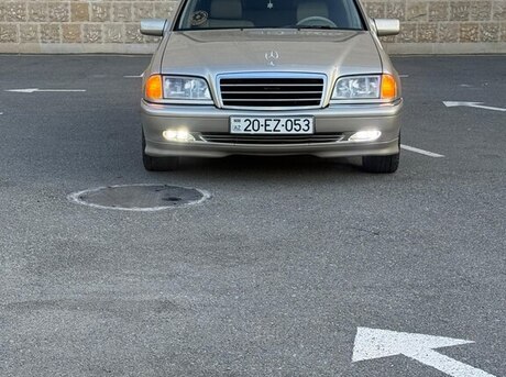 Mercedes C 230