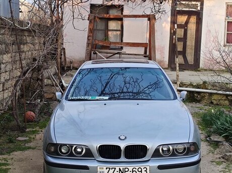 BMW 528