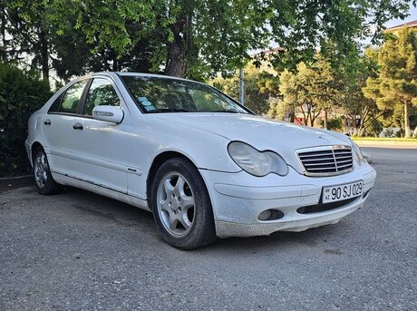Mercedes C 200