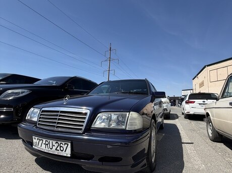 Mercedes C 200