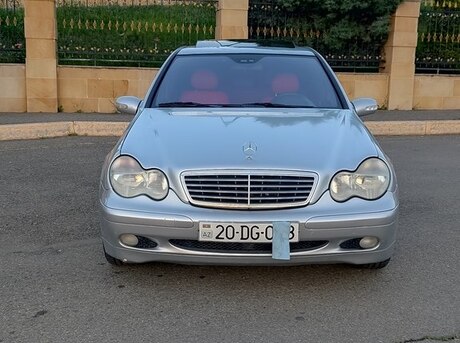 Mercedes C 200