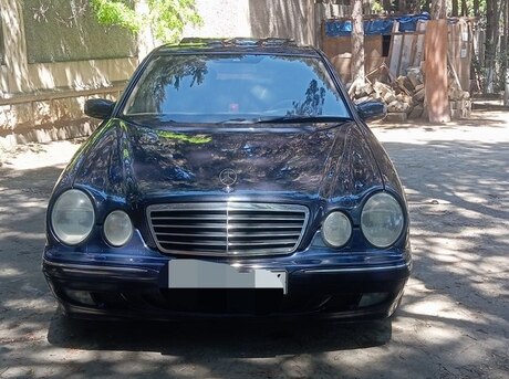 Mercedes E 240