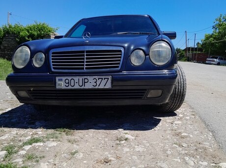 Mercedes E 230
