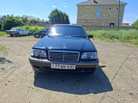 Mercedes C 180