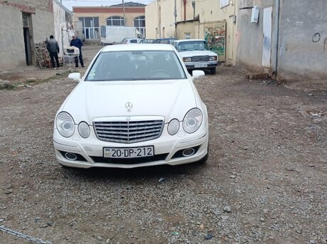 Mercedes E 220