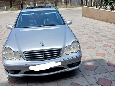 Mercedes C 230