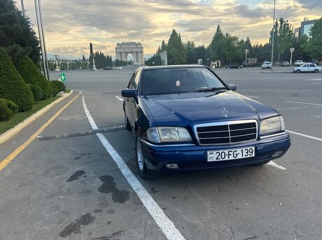 Mercedes C 200