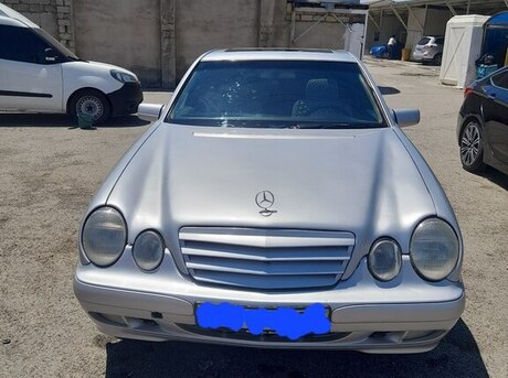 Mercedes E 290