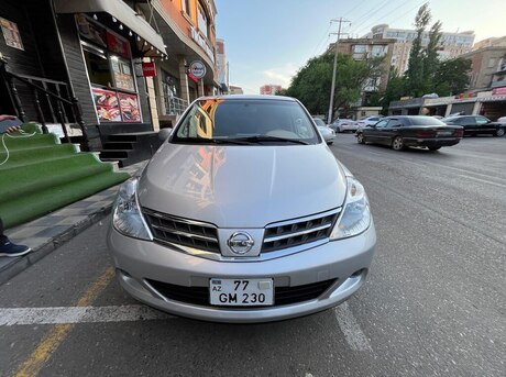 Nissan Tiida