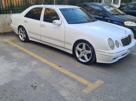 Mercedes E 240