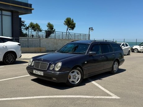 Mercedes E 240