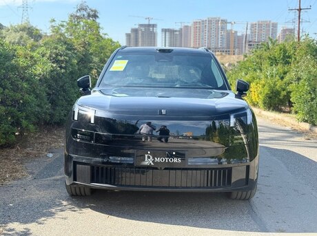 Lynk & Co 900